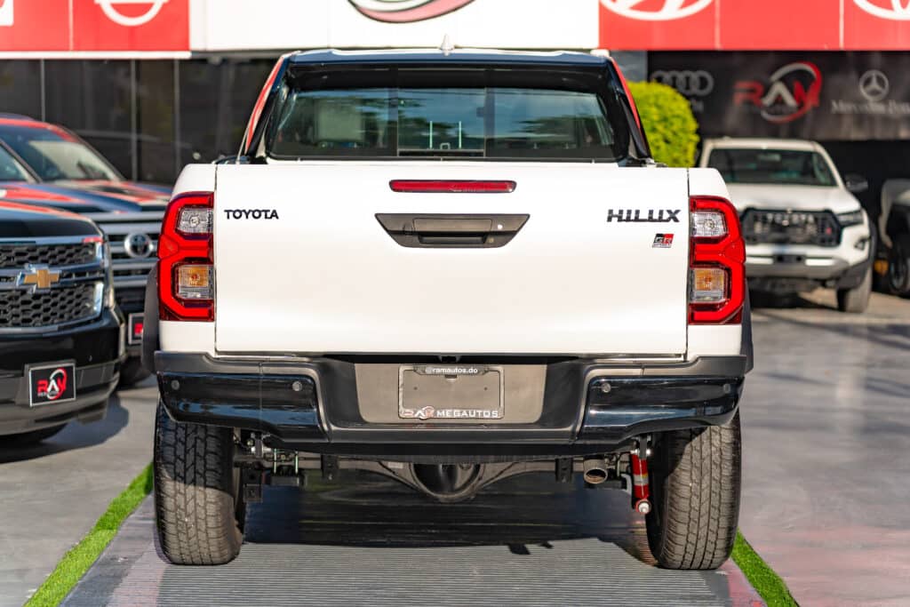Toyota Hilux GR Sport lg 2025